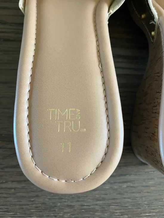 NWT! Women’s Gold Cork Platform Slip Ons Size 11 - Picture 4 of 5
